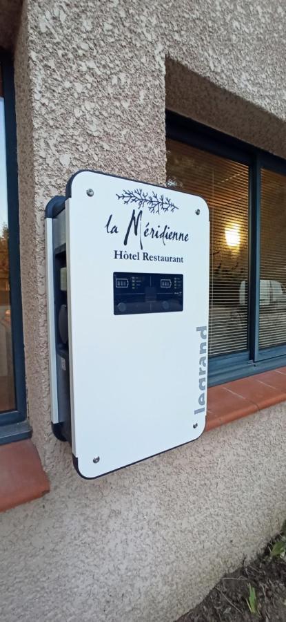 Hotel Restaurant Logis La Meridienne アングラール・ド・サン・フルール エクステリア 写真