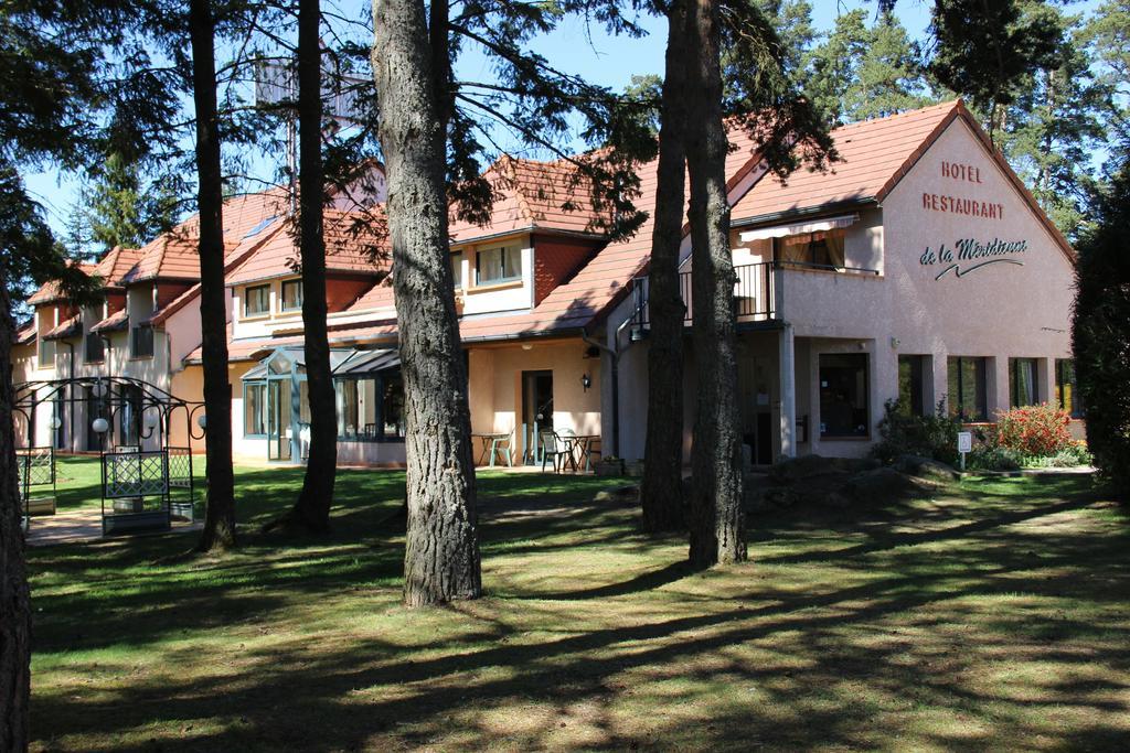 Hotel Restaurant Logis La Meridienne アングラール・ド・サン・フルール エクステリア 写真