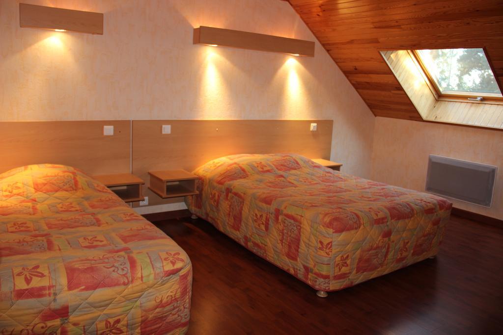Hotel Restaurant Logis La Meridienne アングラール・ド・サン・フルール 部屋 写真