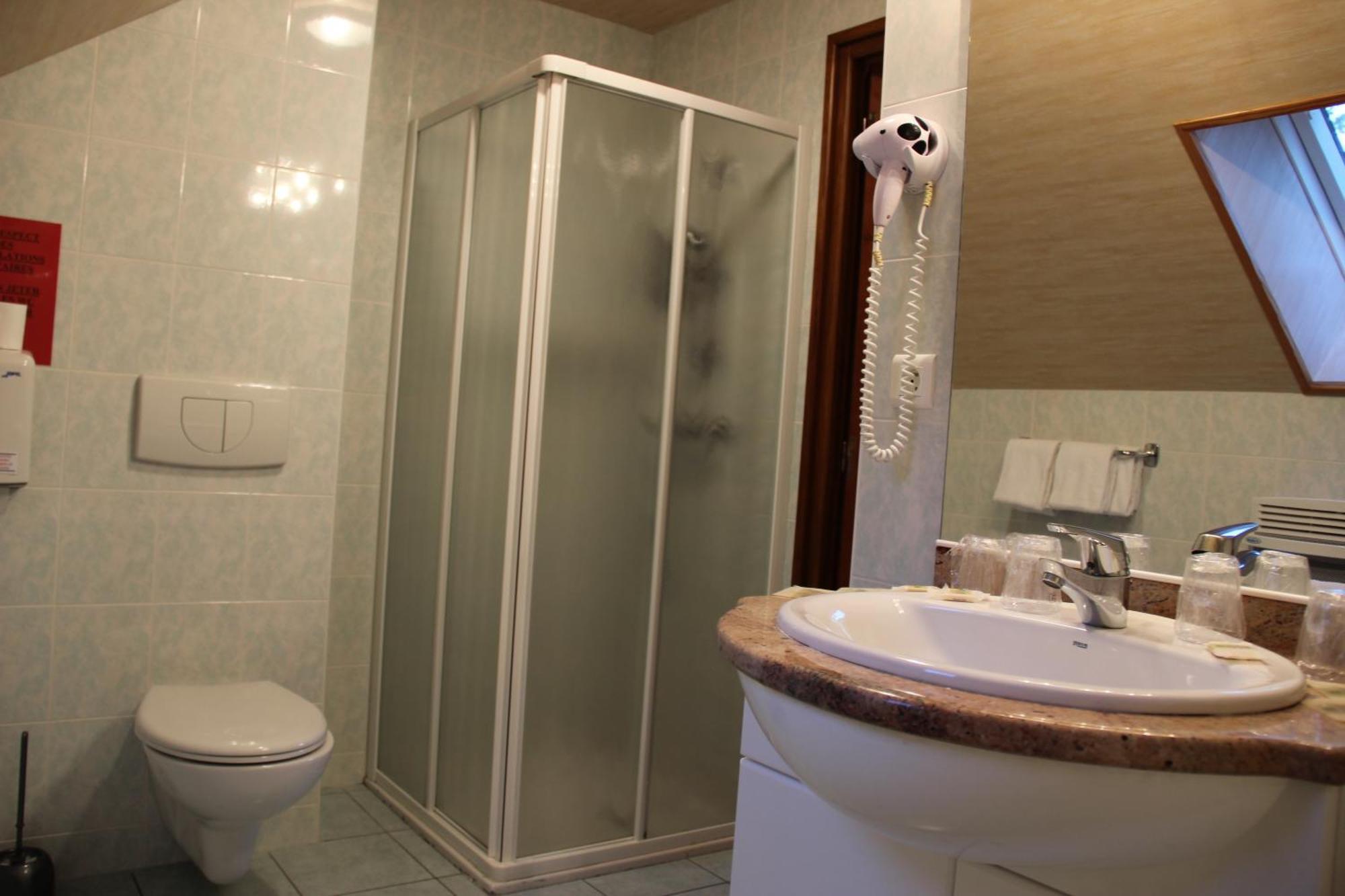 Hotel Restaurant Logis La Meridienne アングラール・ド・サン・フルール 部屋 写真