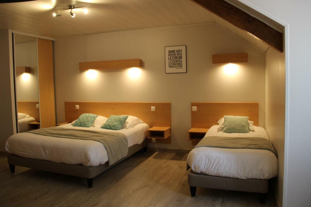 Hotel Restaurant Logis La Meridienne アングラール・ド・サン・フルール エクステリア 写真